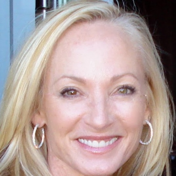 Meet your Posher, Lori - Picture 1 of 1